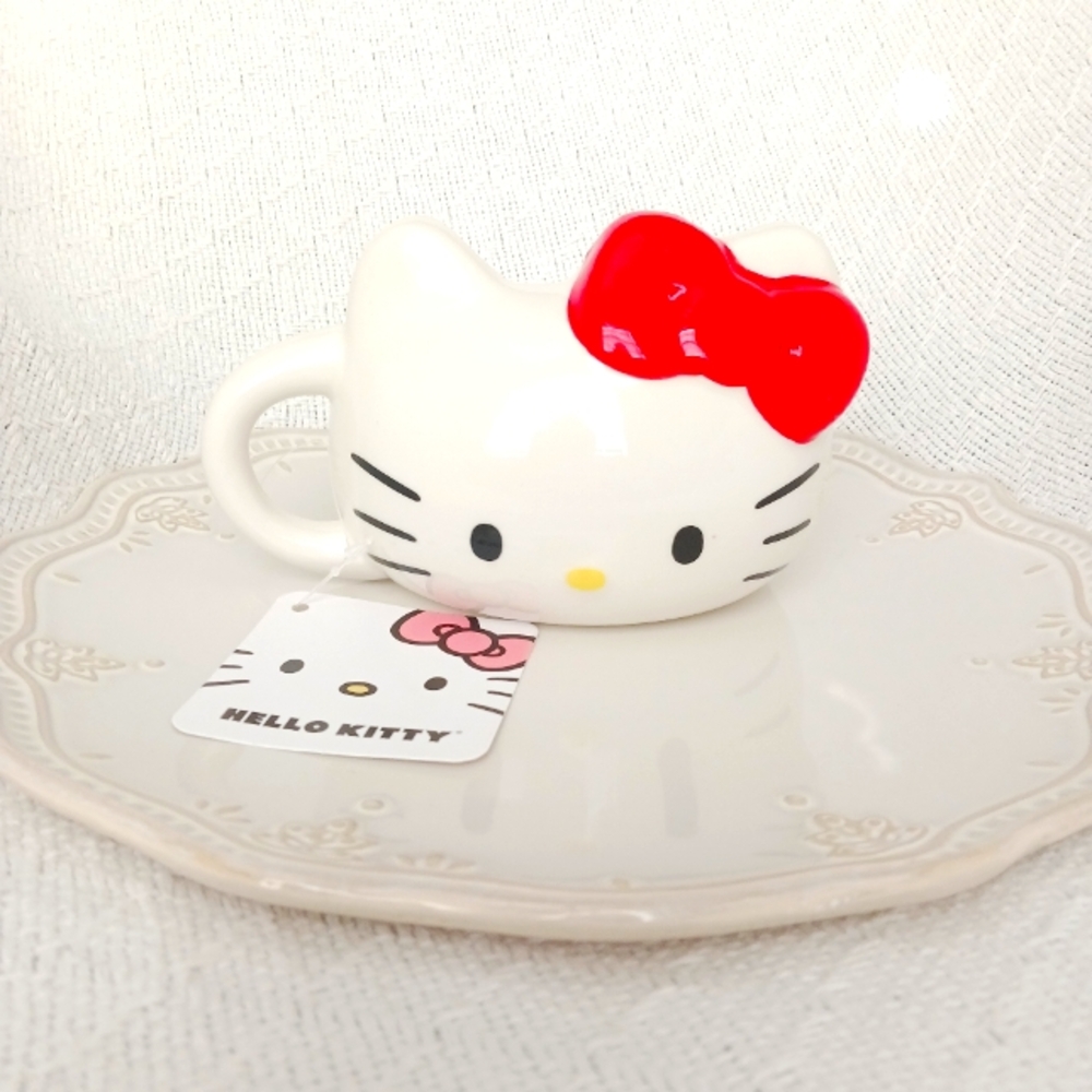 Bioworld × Hello Kitty By Sanrio Figural Ceramic Mug